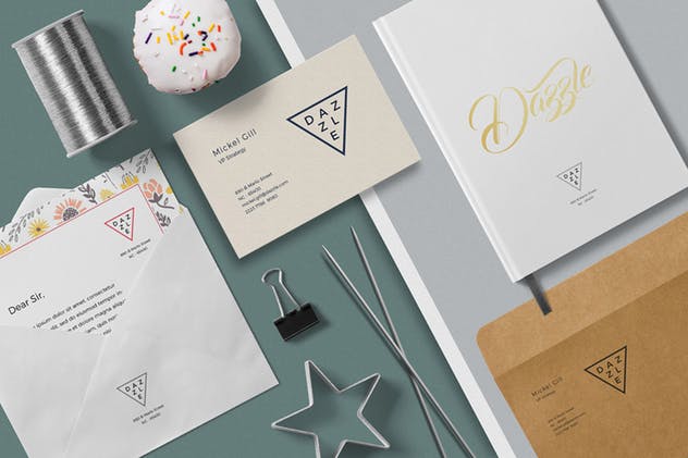 精装漂亮生日贺卡&信封样机 Greeting Card & Envelope Mockups插图(1)