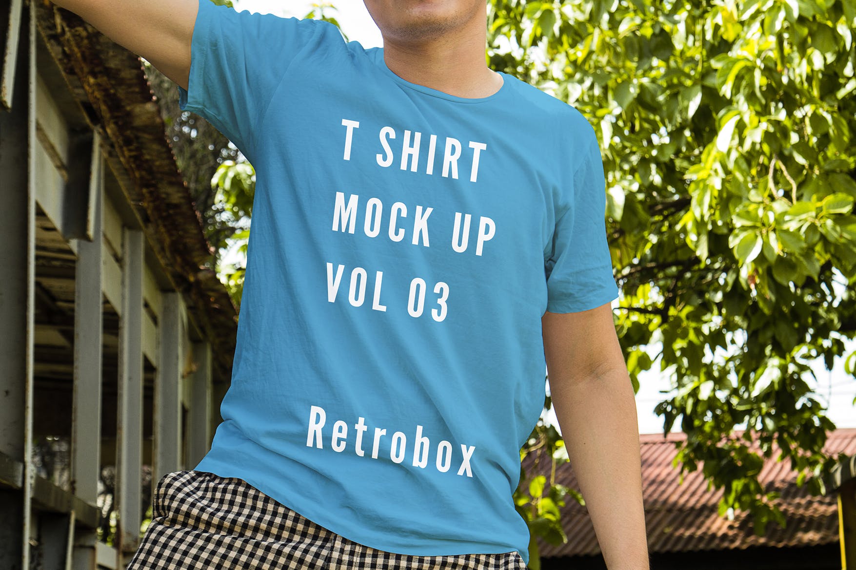 印花T恤男模特上身效果图样机模板 T-shirt Presentation Mockup插图(3)