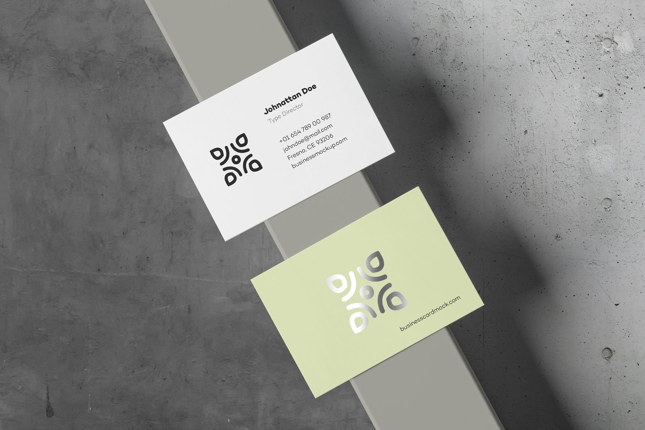 高端企业名片设计效果展示素材库精选 Business Card Mock-up 80×55插图(11)