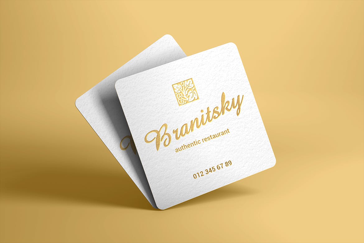 圆角方形名片设计图素材库精选 Square Business Card With Rounded Corners Mockups插图(1)