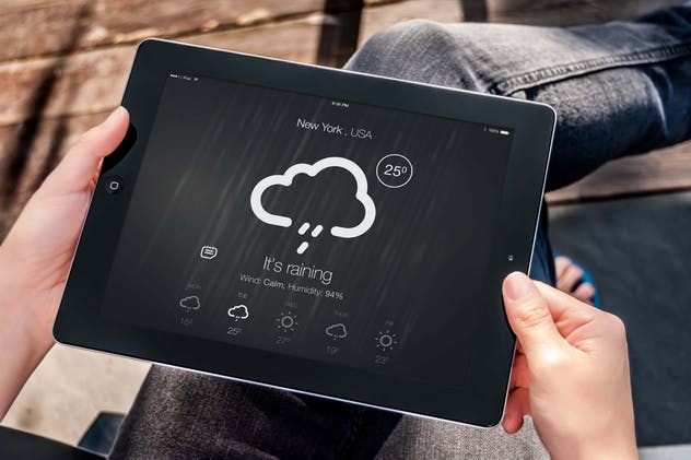 手持iPad使用场景APP应用&网站设计演示模板 Tablet Mock-up插图(7)