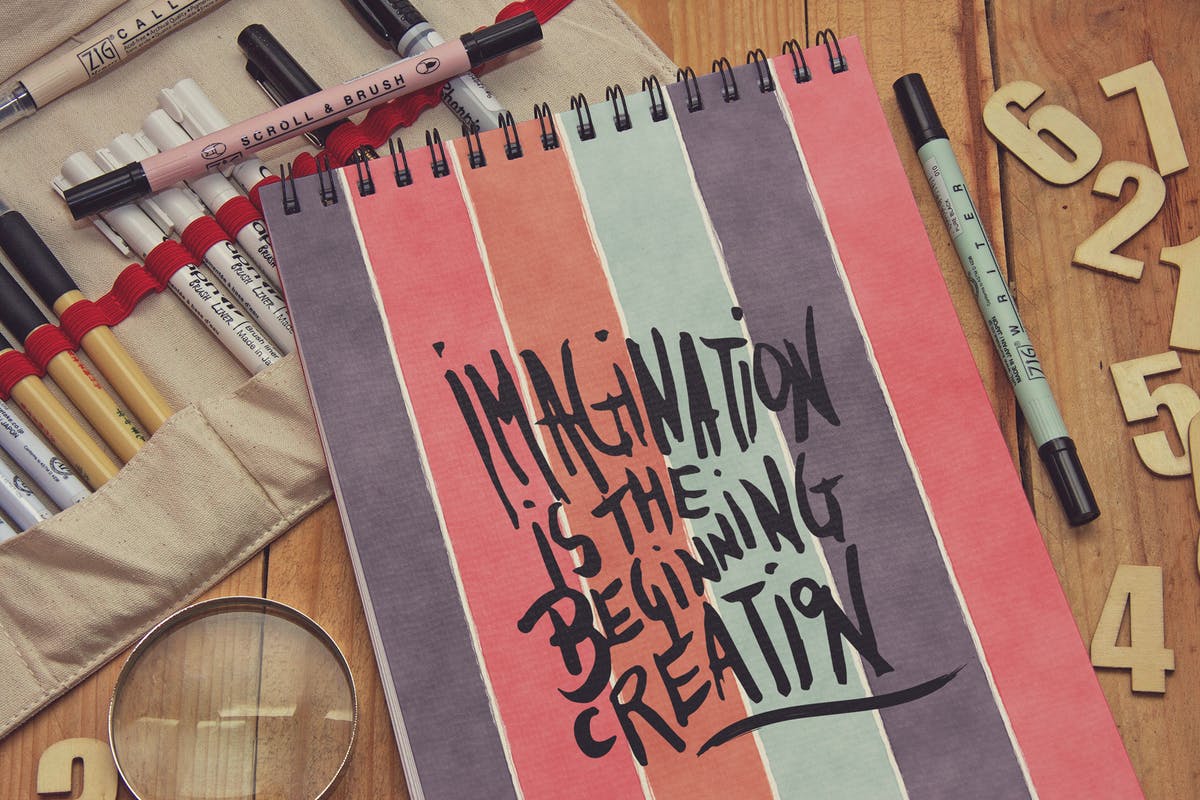 速写本封面艺术作品展示样机素材库精选模板 Sketchbook Zoom插图