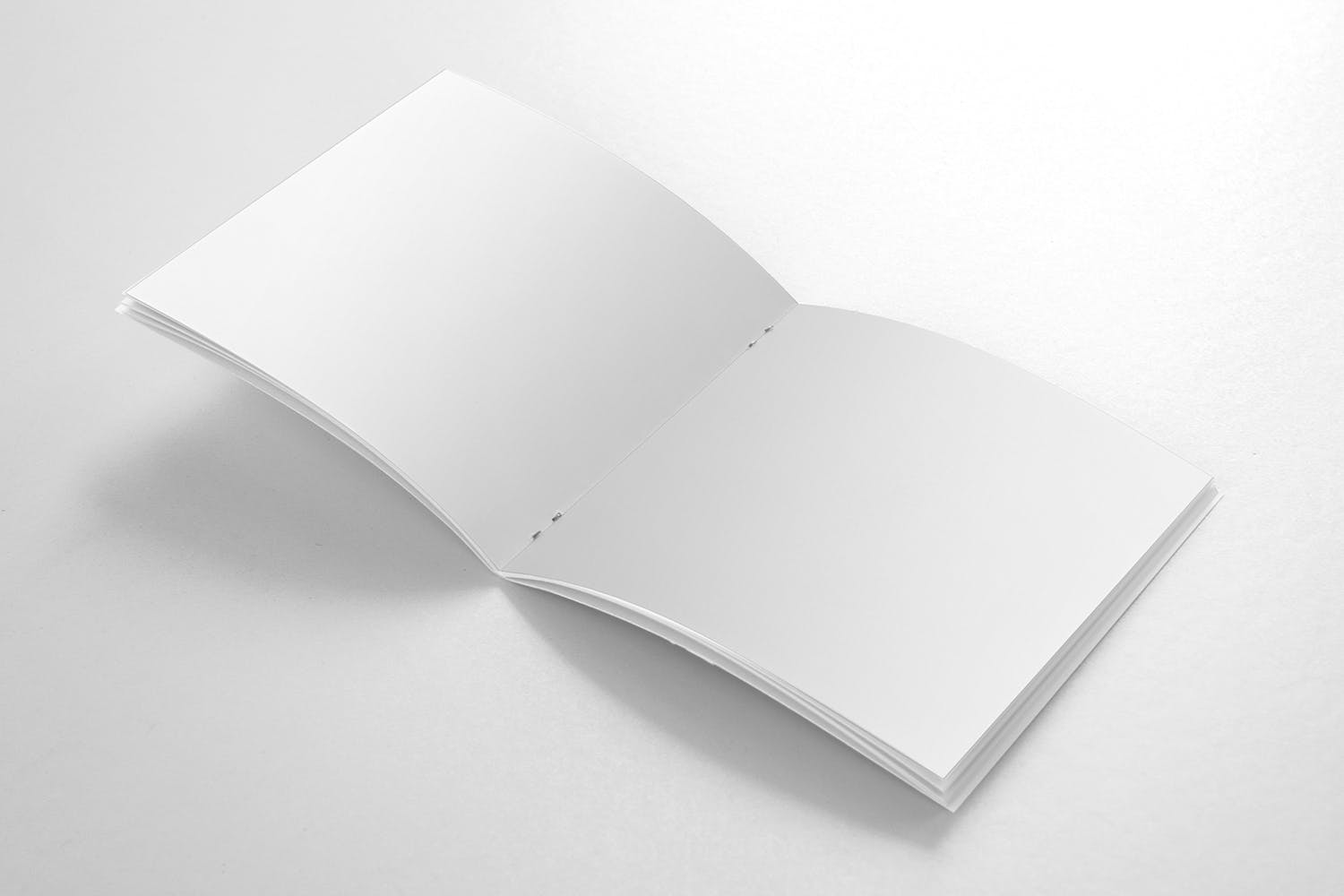 方形画册产品手册内页版式设计特写样机素材库精选 Square Brochure Open Pages Mockup插图(1)