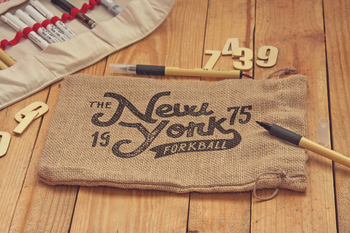 麻袋素描艺术图案预览样机素材库精选模板v1 Sack Bag Horitzontal Sketch插图