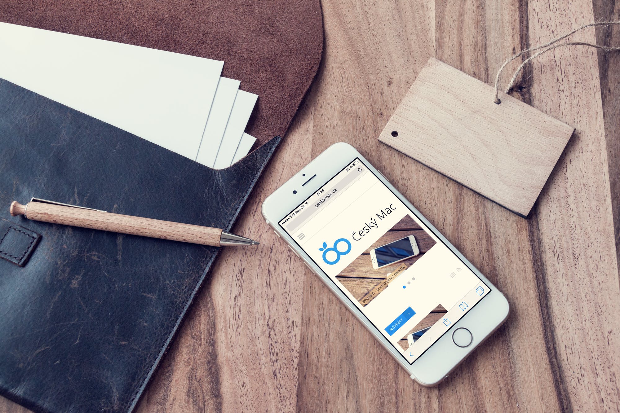 实景背景实体按键款iPhone手机屏幕预览素材库精选样机 Phone 6 – Photorealistic Mock-Up插图(4)