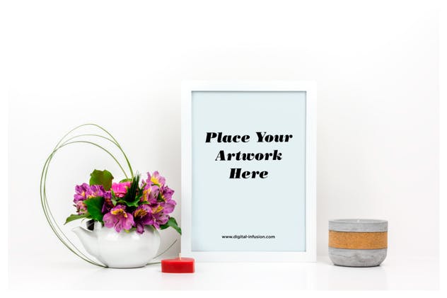 情人节主题白色画框架样机模板 White Frame Mockup – Valentines Day插图(3)