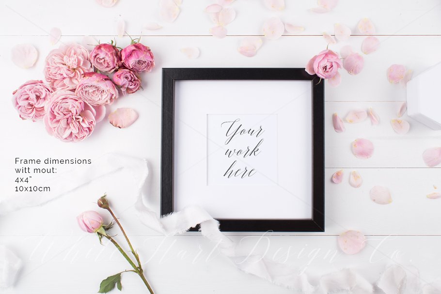 带黑色木质边框的相框样机模板 Styled stock photo – Frame mock up插图