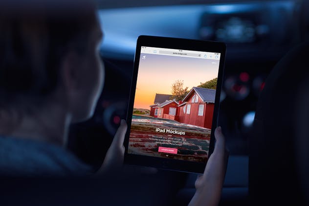 手持iPad场景移动网站设计展示样机 iPad Mock-Ups插图(1)