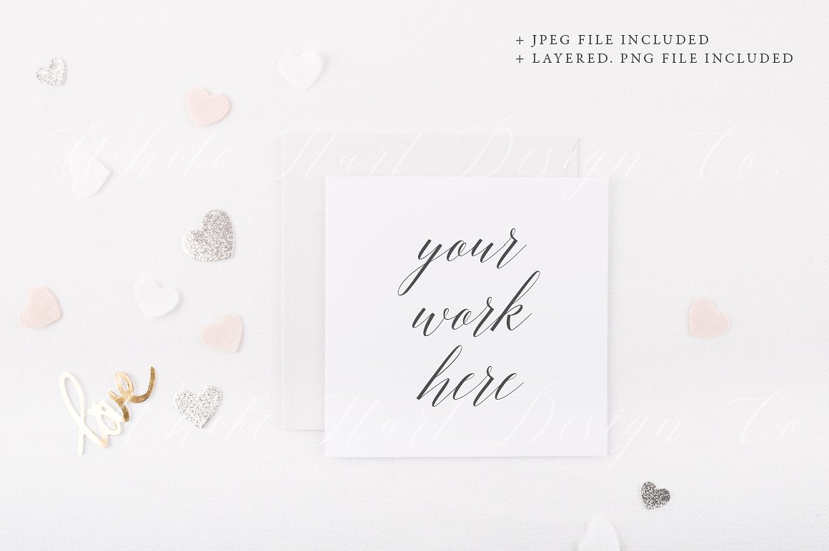 心形背景方形卡片样机模型  Square card mock up –  hearts插图