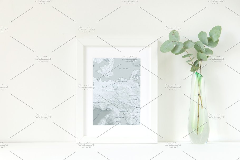 白色框相框样机模板 White frame  mockup插图(1)