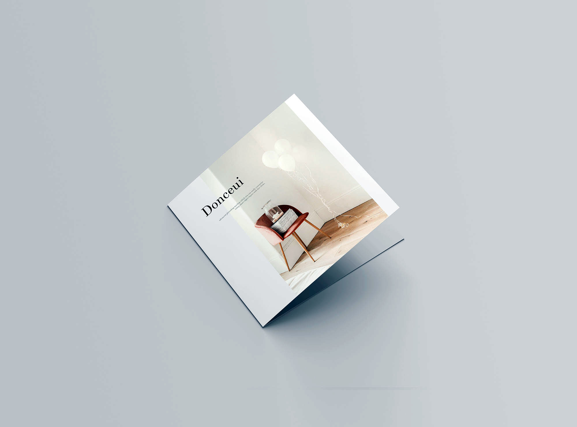 方形双折叠小册子封面&内页设计图样机素材库精选 Square Bifold Brochure Mockup插图(5)