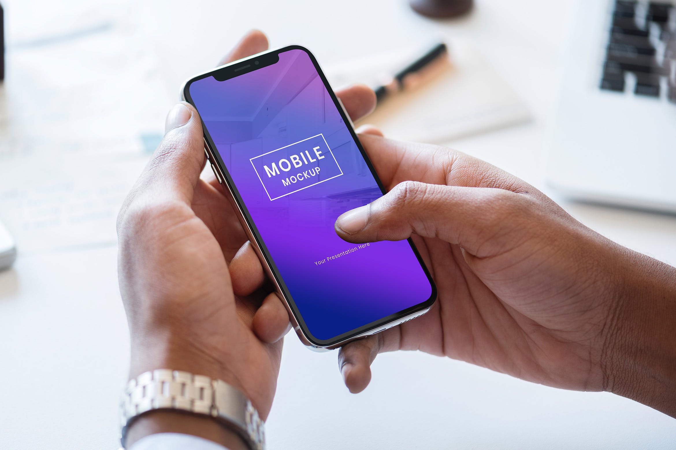 手持iPhone手机屏幕预览样机模板 Mobile with Hand Mockups插图