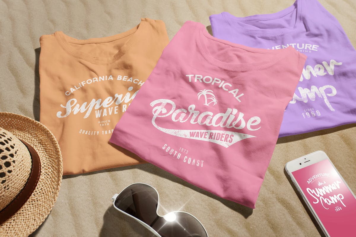 女士圆领印花T恤样机模板 Crew Neck T-shirt Mock-up Female Version插图