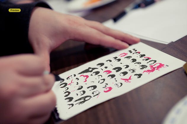 设计草图展示样机合集 Illustration Sketch Logo Close-Up Mock-Ups插图(8)