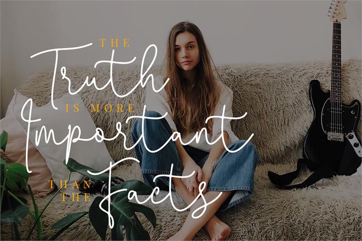 Questa Whitte font插图3