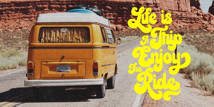 Lovadelic Font Family插图7